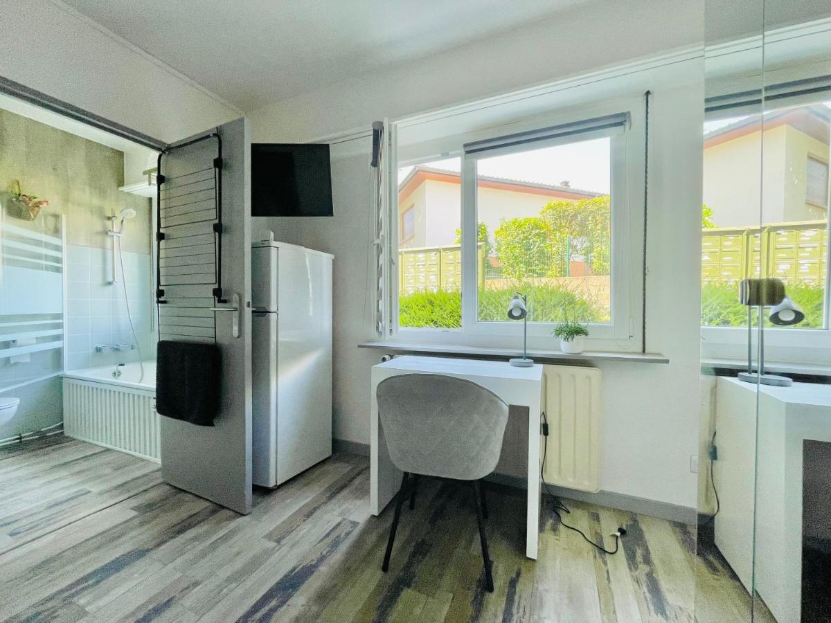 Dnn - Stylish Studio - Free Wifi, Netflix And Parking - Min Away To Basel And Airport - Dishwasher, Washing Machine سا لووي المظهر الخارجي الصورة